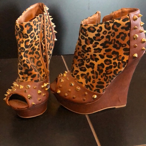 Shoe - Picture 8 of 8